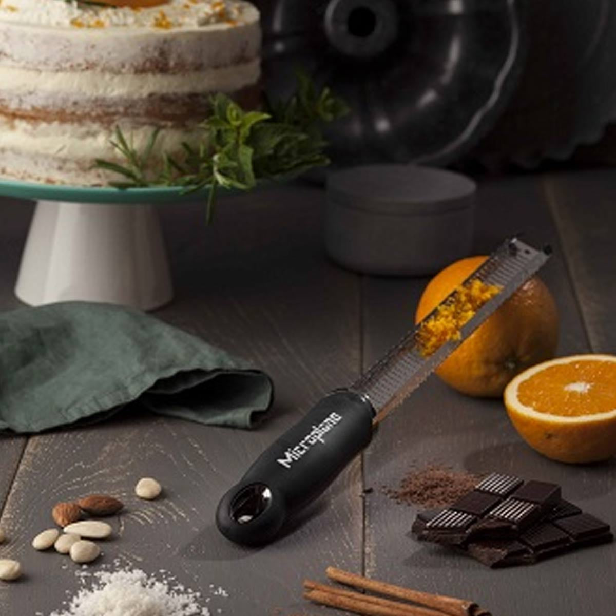 Microplane Premium Classic Series Zester & Grater For Hard Cheese and Citrus Zesting